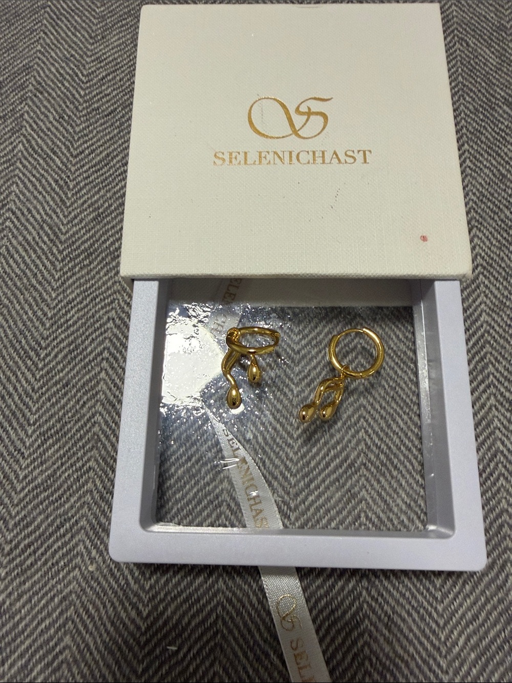 Gold Music Note Hoop Earrings - Unbranded
